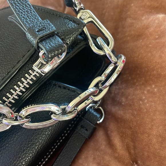 Calvin Klein Black Crossbody. Or clutch. Excellent condition. Work or travel - Picture 7 of 8